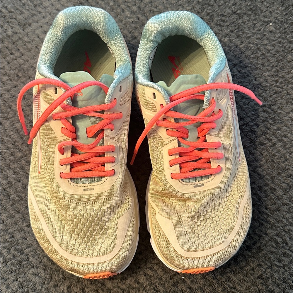 Altra Women's Athletic Shoes Beige with Coral Laces and Mint Interior
